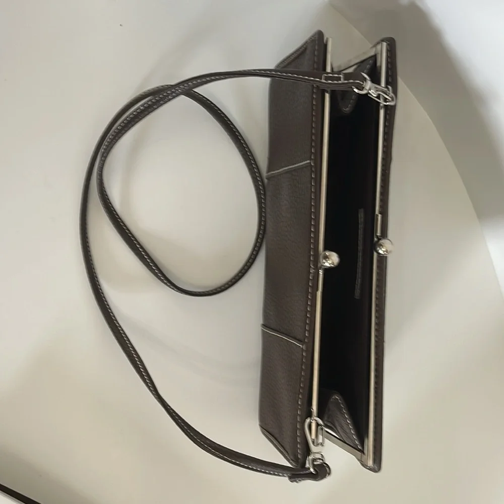 Tommy Hilfiger Brown Leather Clutch Crossbody Bag with Detachable Strap - Picture 10 of 12